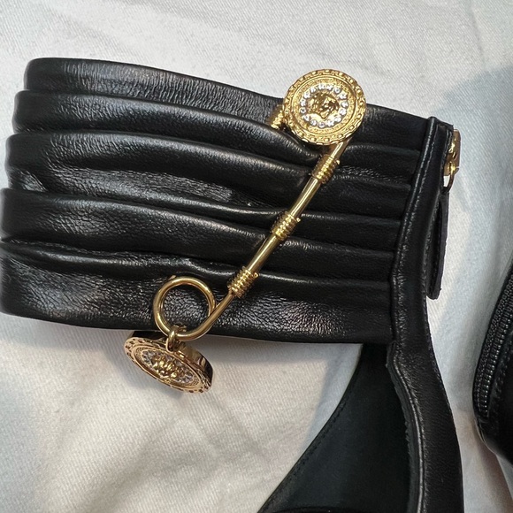 Versace Medusa heels - Picture 5 of 10